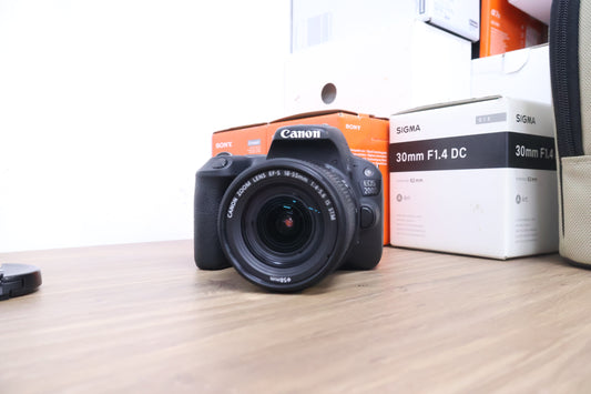 Used - Canon EOS 200D + 18-55mm Kit Lens